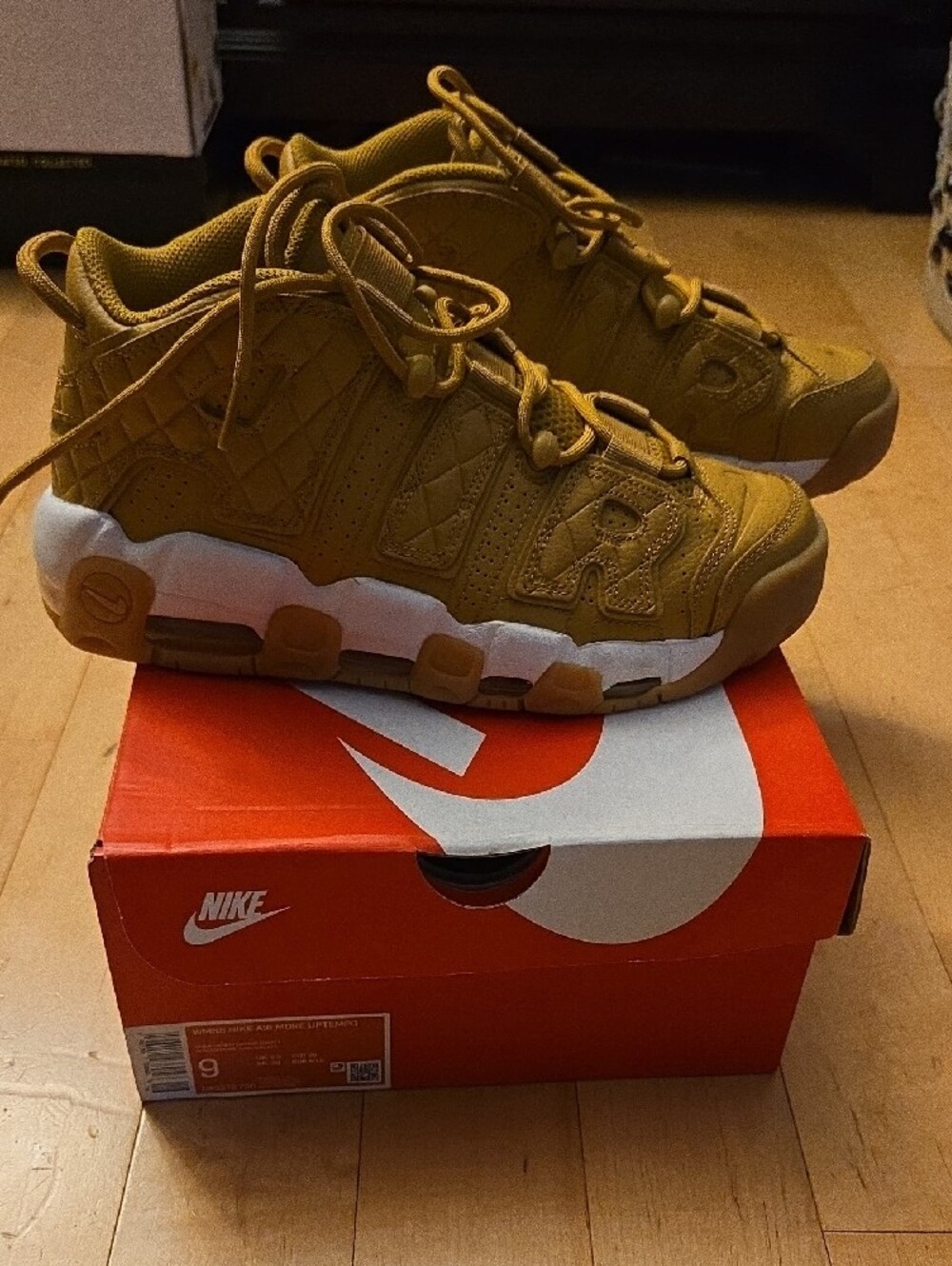 Womens Nike Air More Uptempo Quilted Wheat

Women's